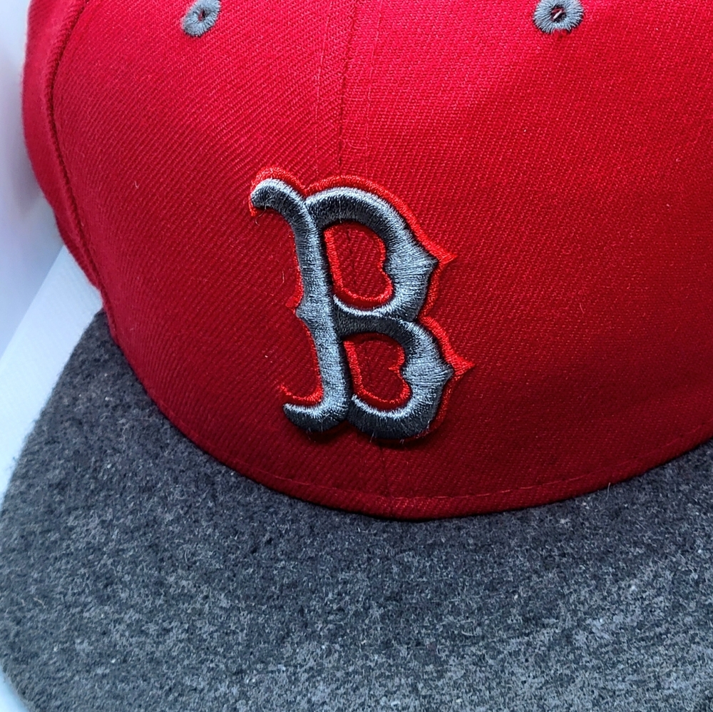 **RARE** BOSTON RED SOX New Era 59Fifty Fitted 7 1/4 RED/GREY 100% Wool Crown